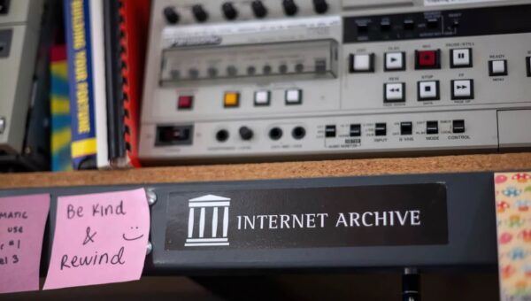 Internet Archive gia nhập hệ thống thư viện Liên Bang