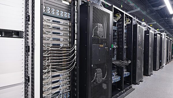 Nvidia đối mặt nhu cầu chưa từng có với máy chủ AI Blackwell Ultra