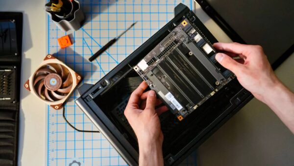 Tối ưu tiếng ồn Framework Desktop với linh kiện in 3D từ Noctua