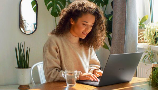 Đánh giá nhanh Dell XPS 16 DA16260 – Laptop doanh nhân đỉnh cao 2026