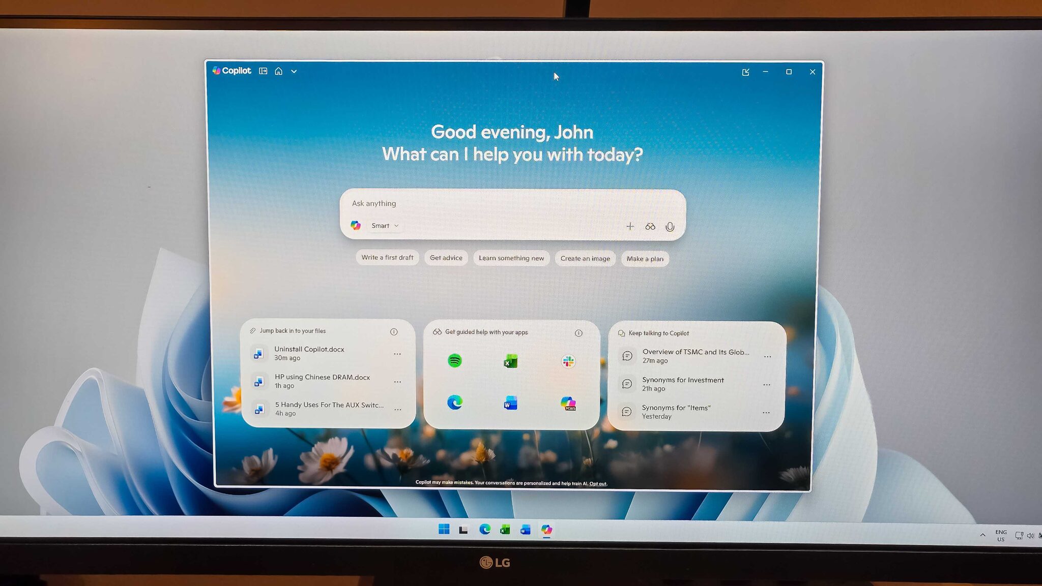 Điều khoản mới cho thấy Microsoft muốn hạ mức kỳ vọng với chatbot của mình