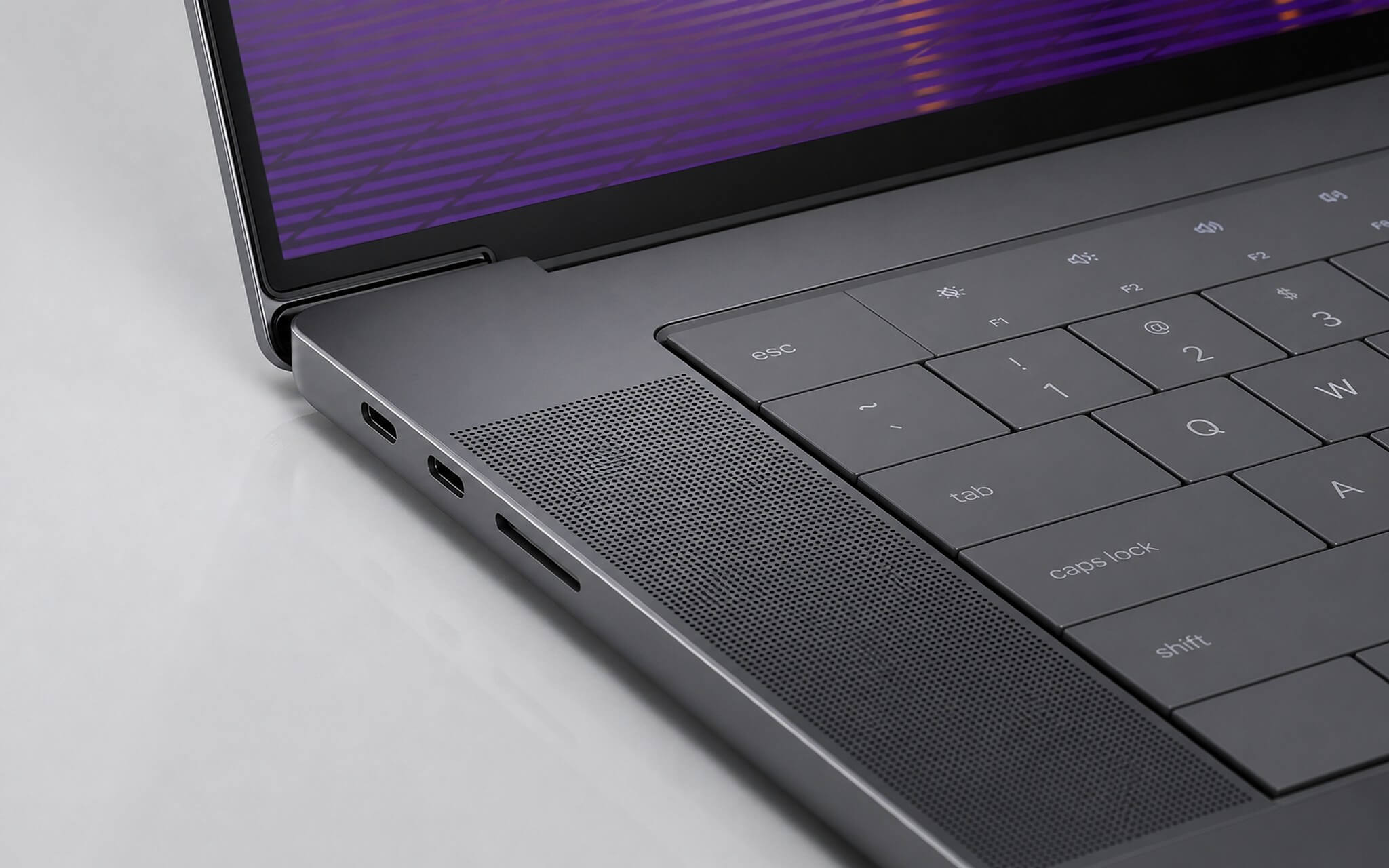 DELL 16 Premium DA16250 (2025) - cổng kết nối và khe cắm