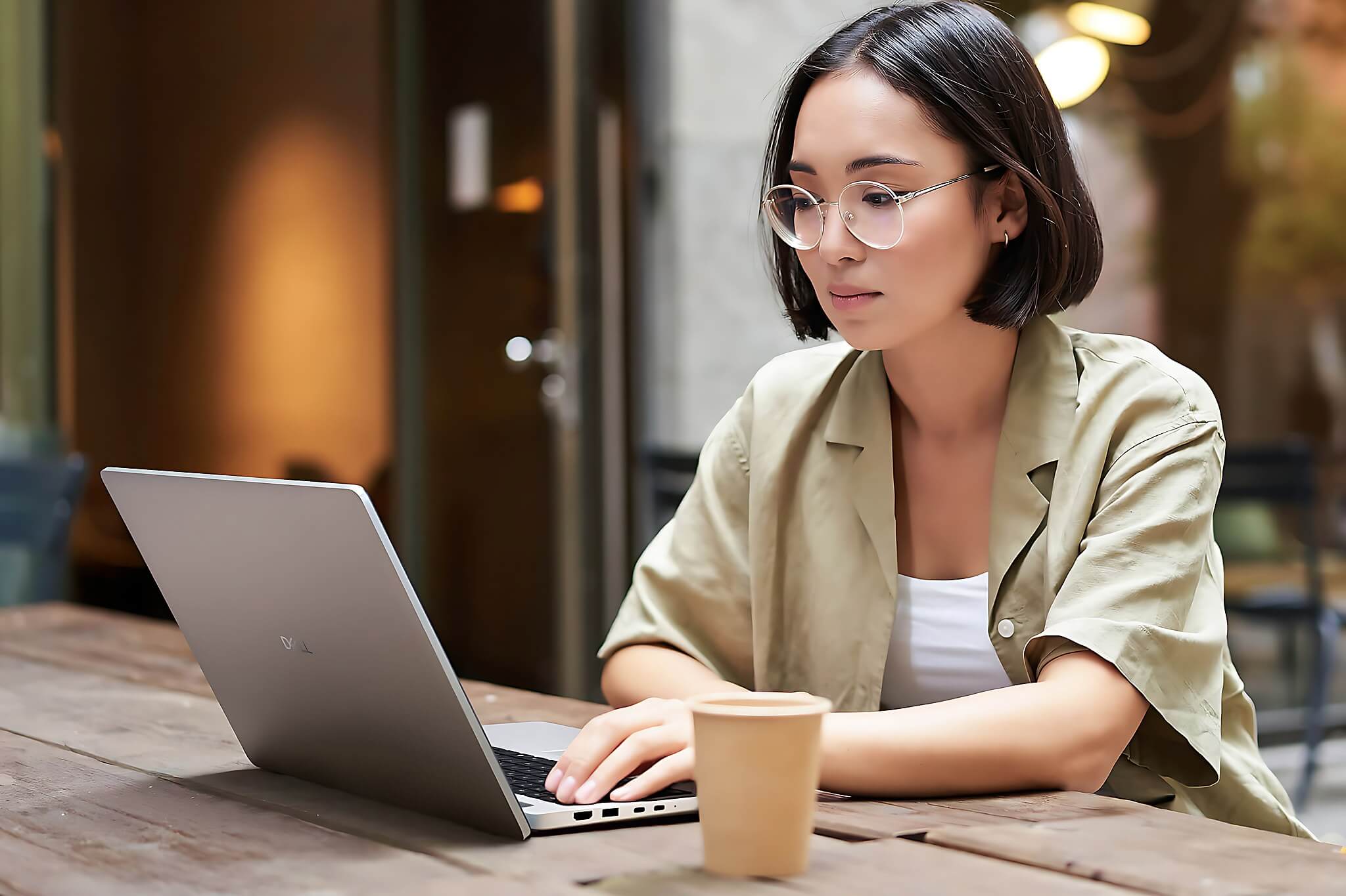 DELL Pro 16 Plus PB16255 AMD Dell Pro 16 Plus PB16255 AMD dùng Ryzen AI 5 340 cho khối doanh nghiệp